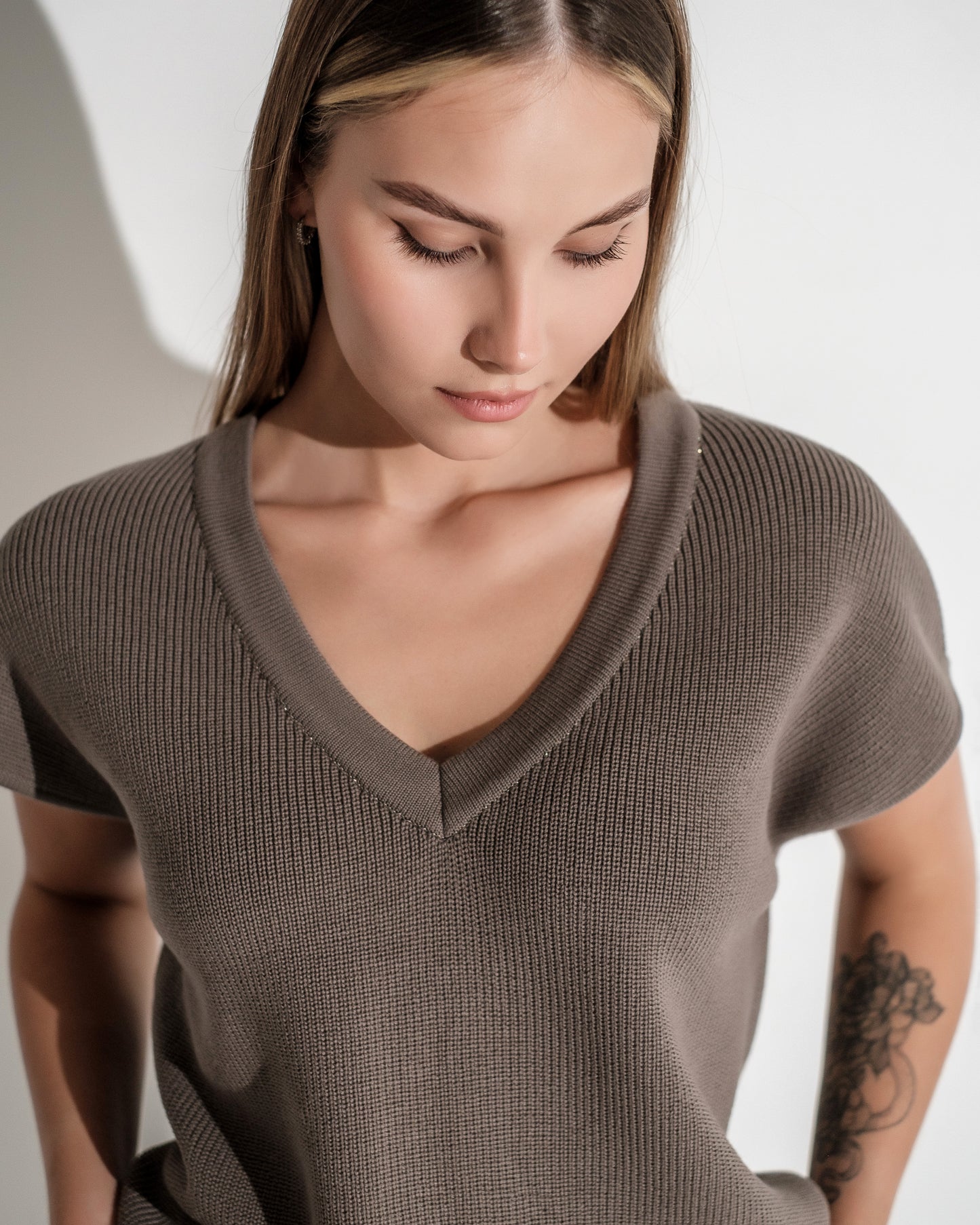 V-VEST RIBED TRIM