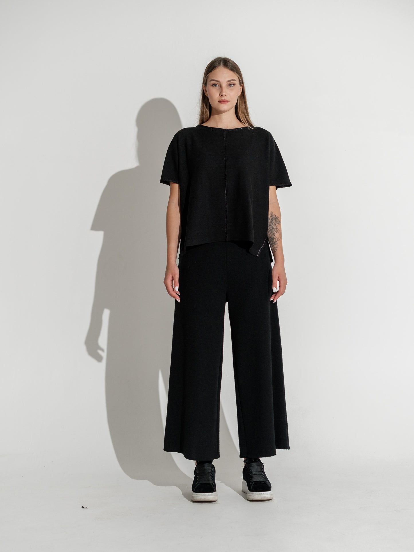 OFFICE TOP IN BLACK