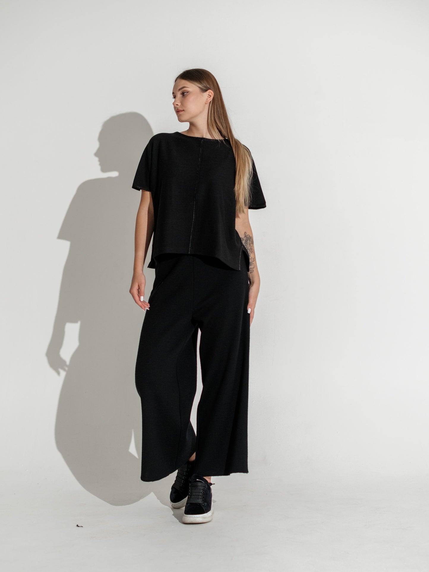 OFFICE TOP IN BLACK