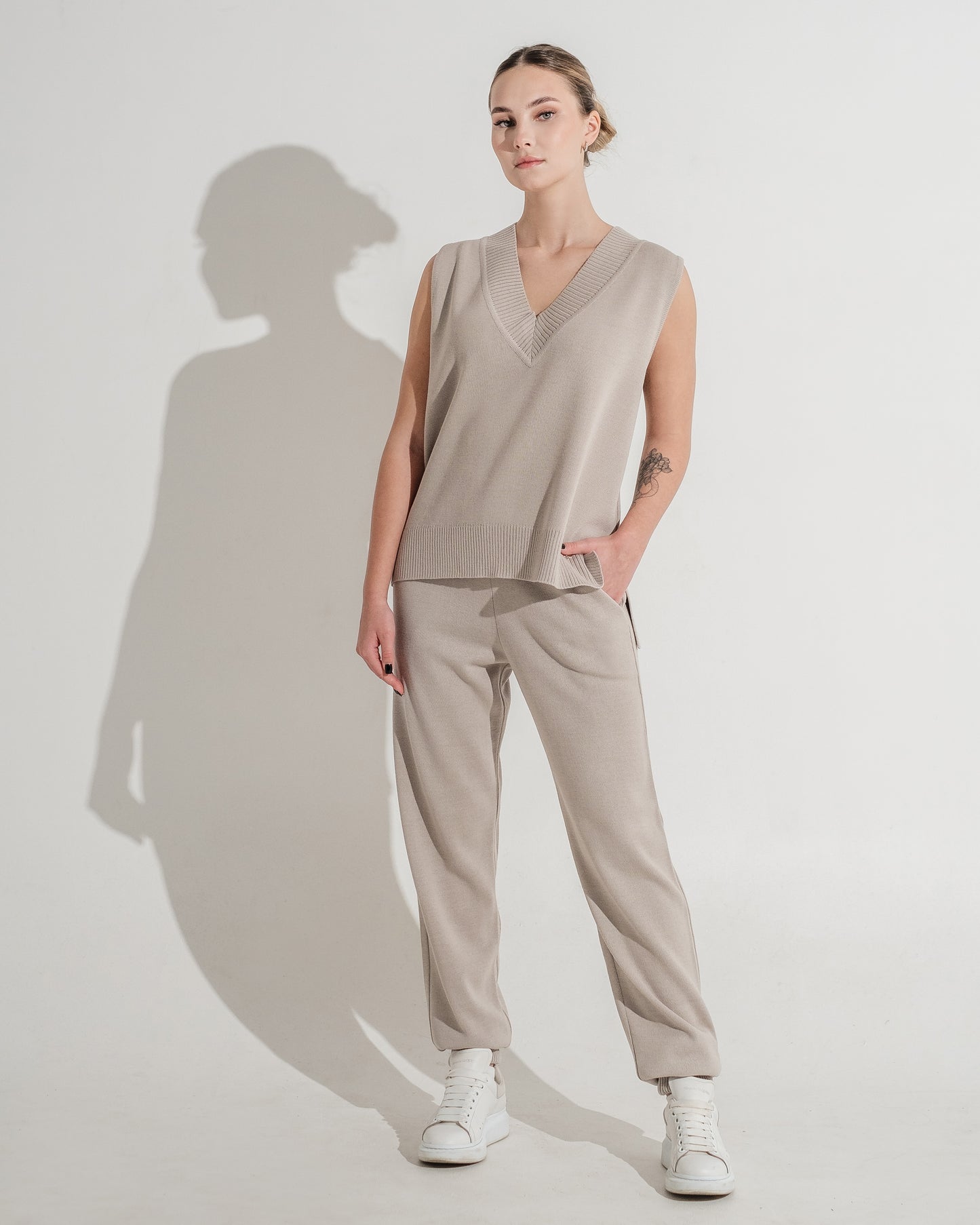 TRACK PANTS