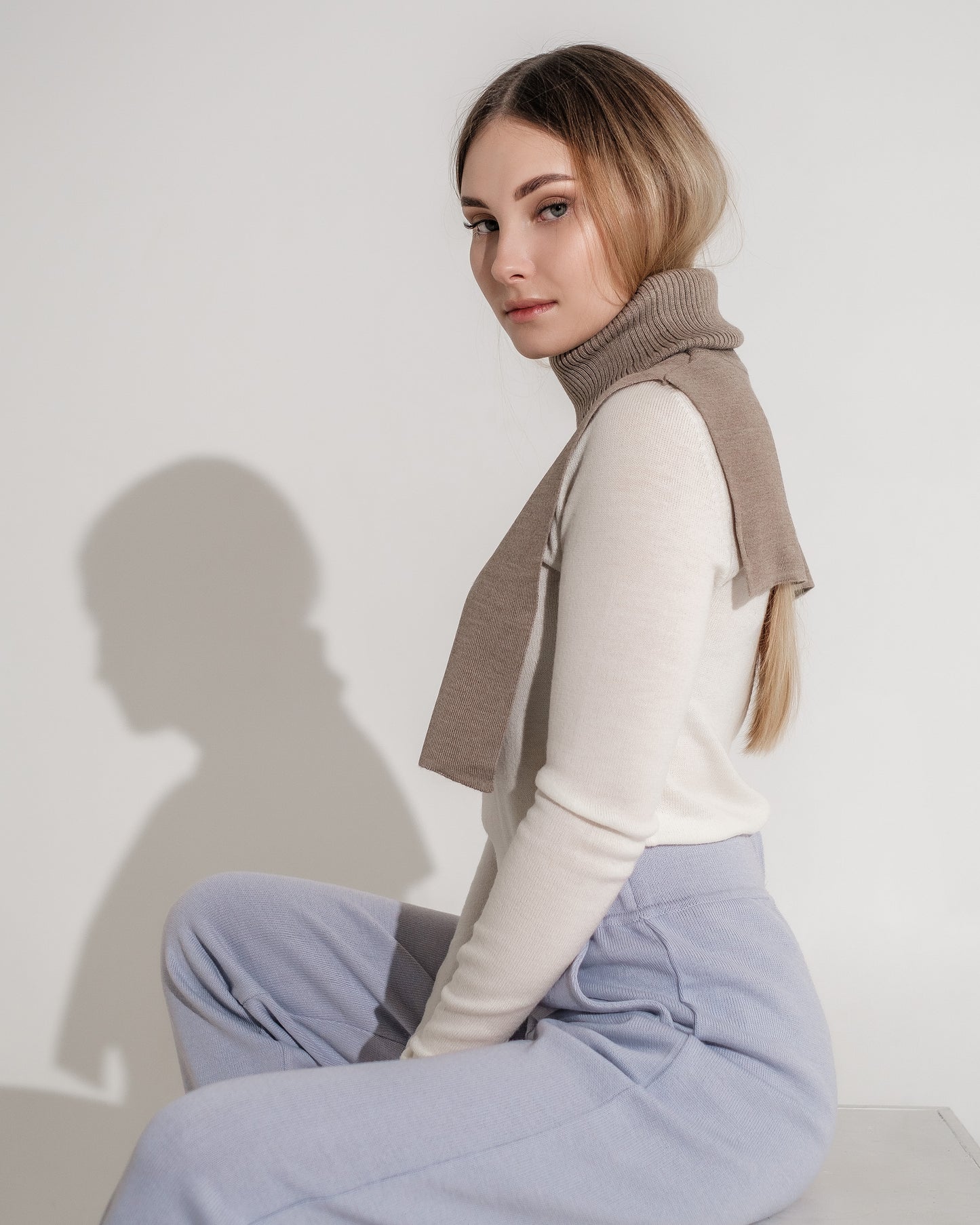 ROLL SCARF in camel