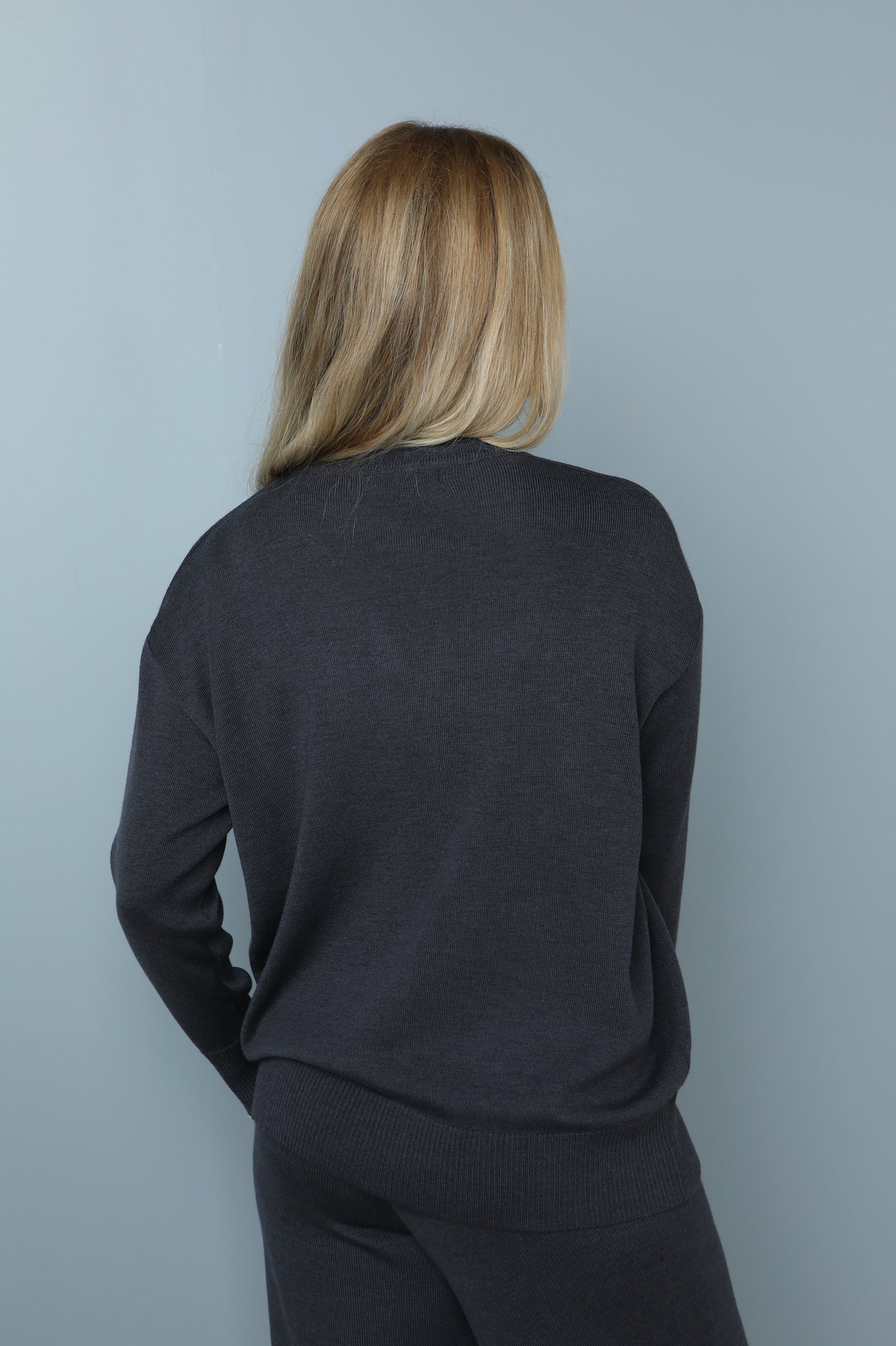 HIGH NECKED SWEATER in anthracite