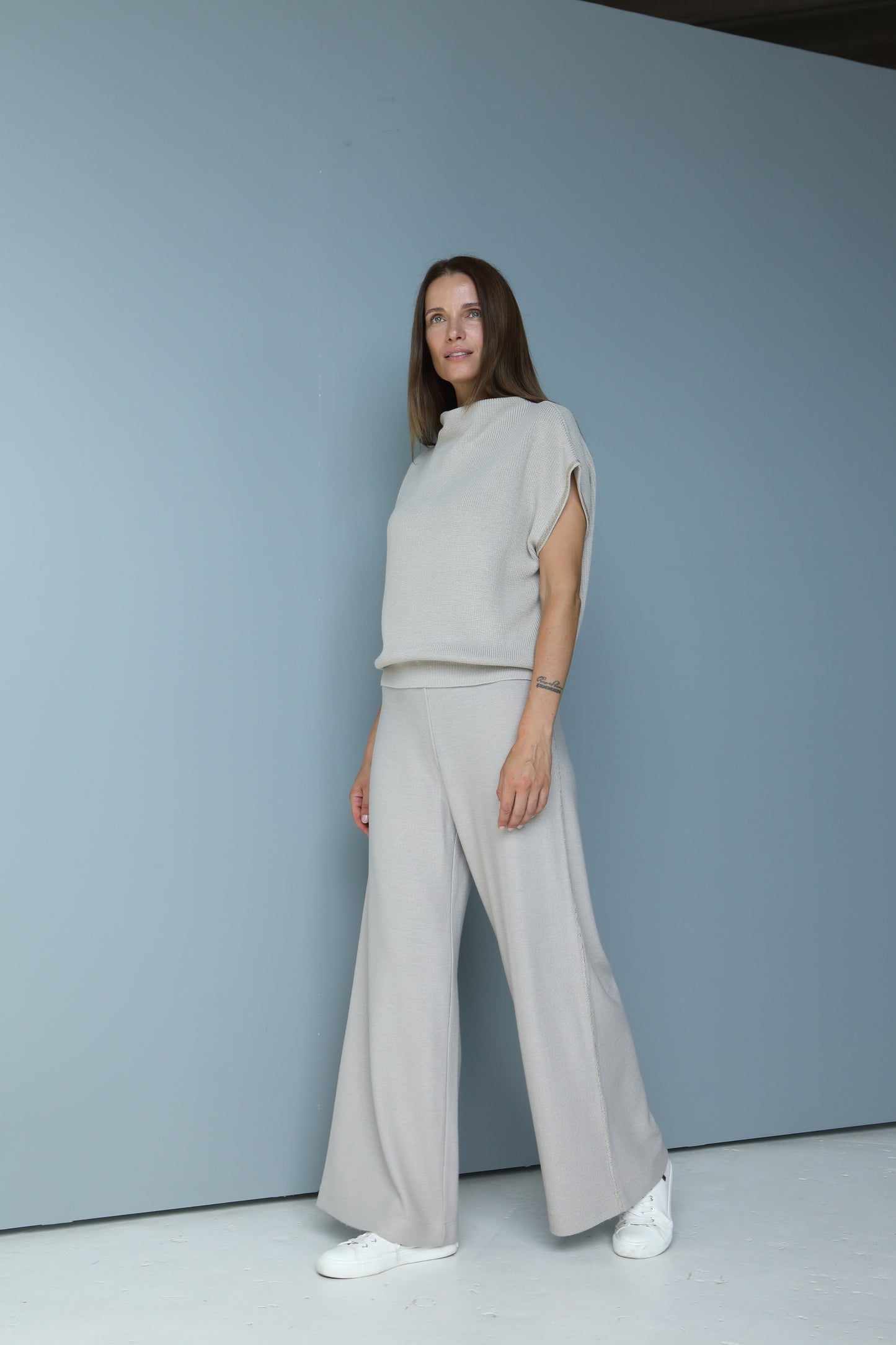 COWL NECK VEST in stone