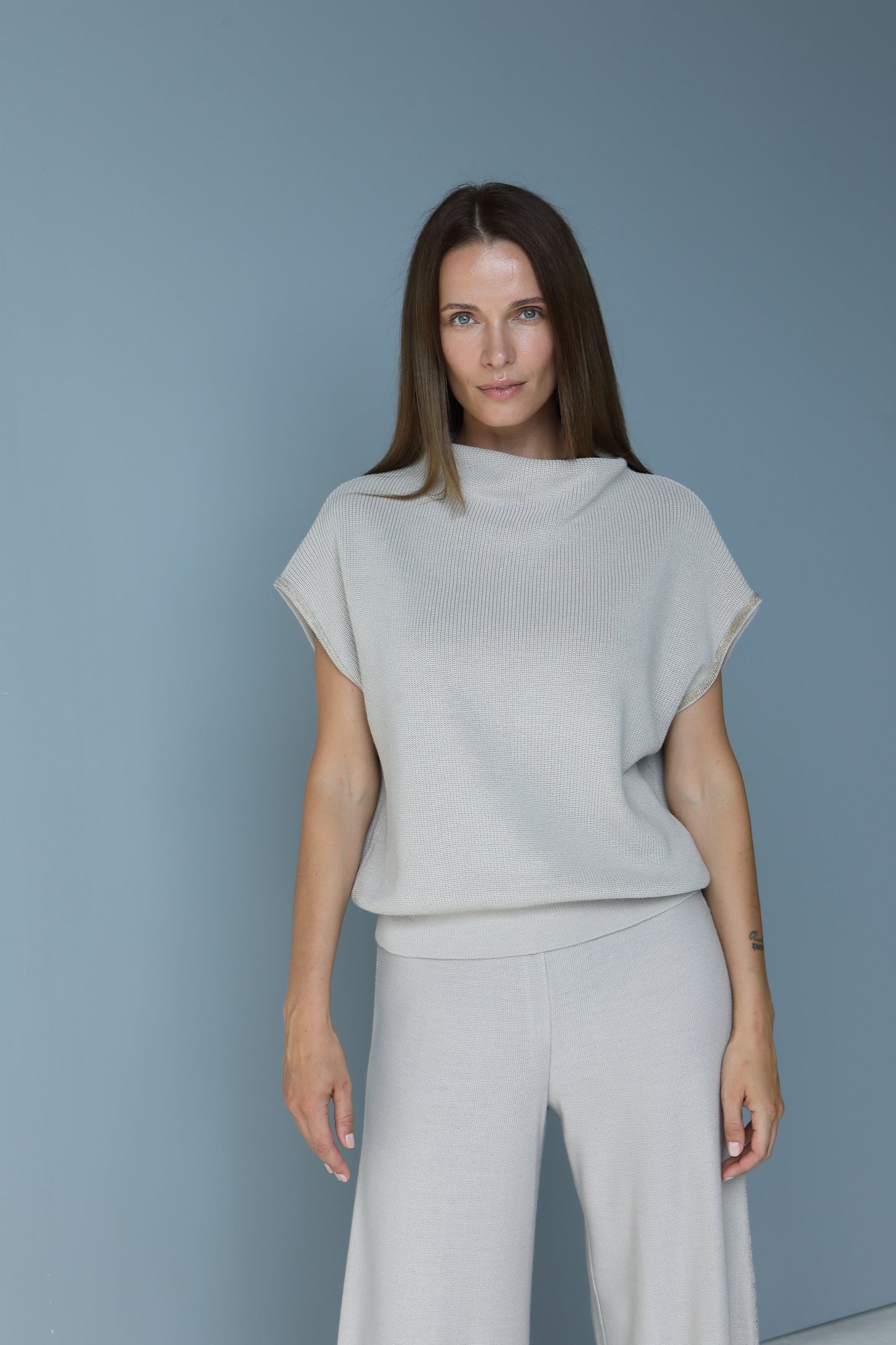 COWL NECK VEST in stone