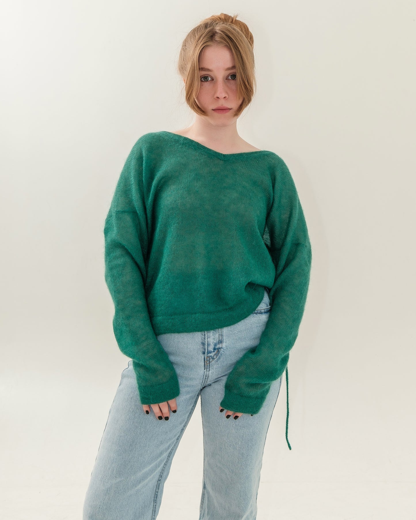 Lightweight sweater in green